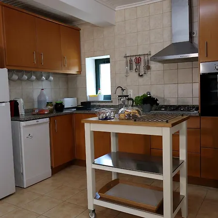 Daire Totally Private 2-Bedroom Apartment & Private Solar Heated Pool Wifi, Ac Tábua